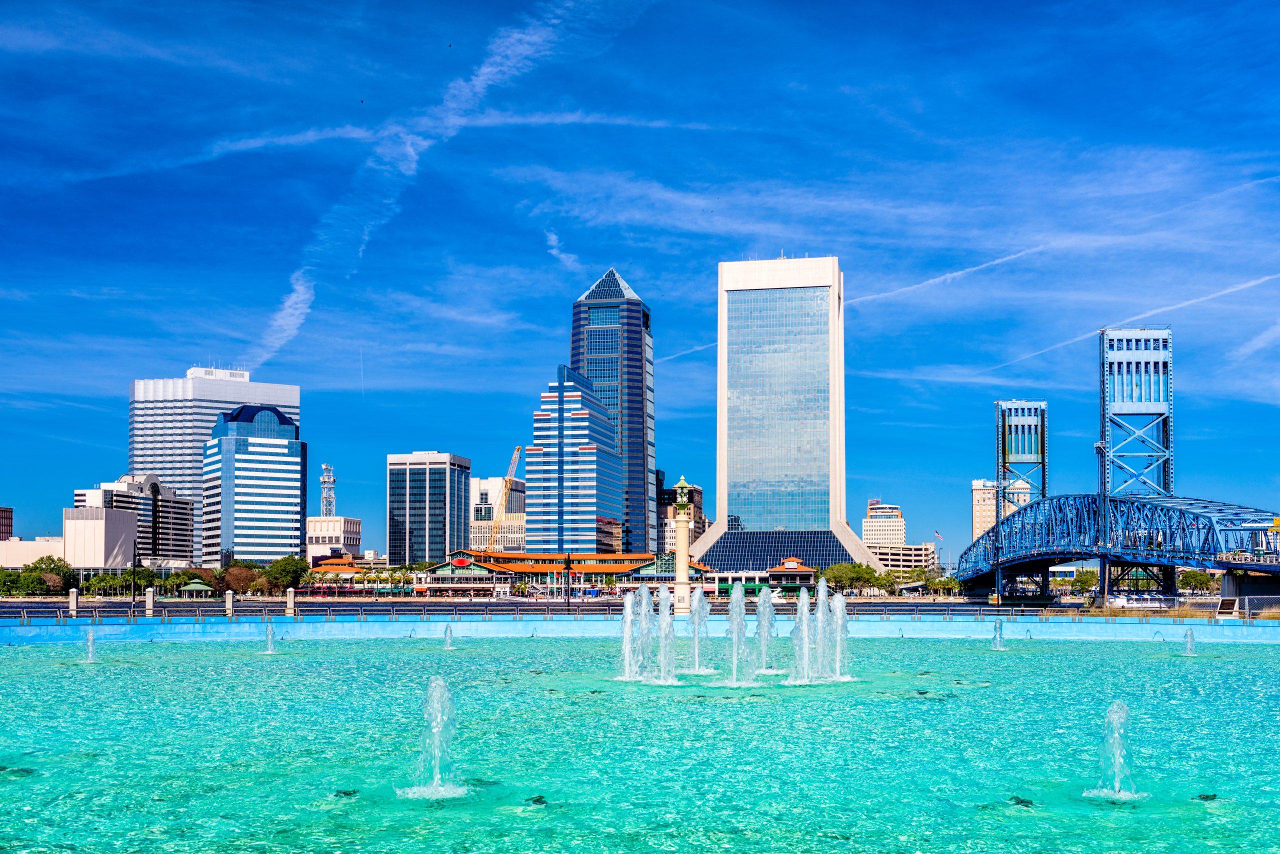 Jacksonville, Florida, USA fountain and skyline.